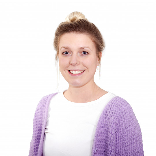 Anthea Anhuth, Logopädin